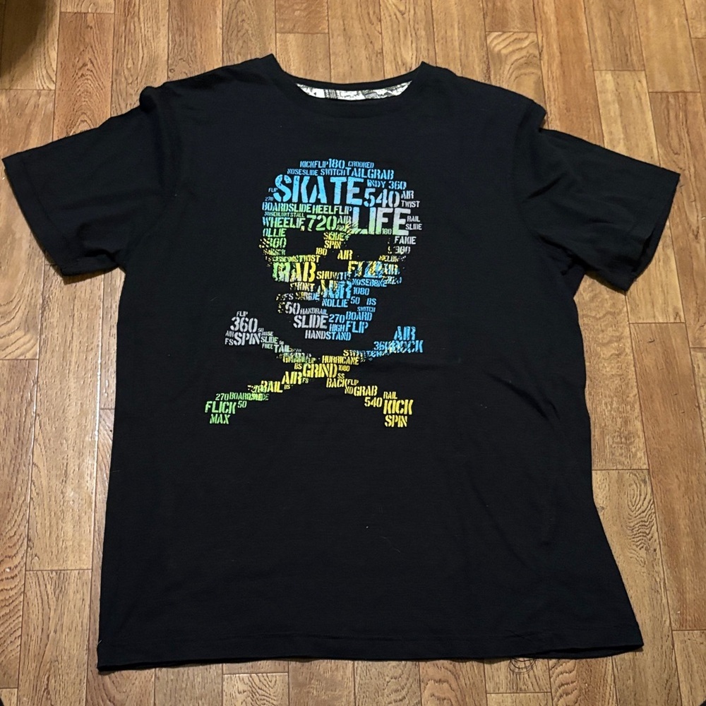 Mossimo Supply Co. Black Tee with Blue and Yellow Graphic (AB2)